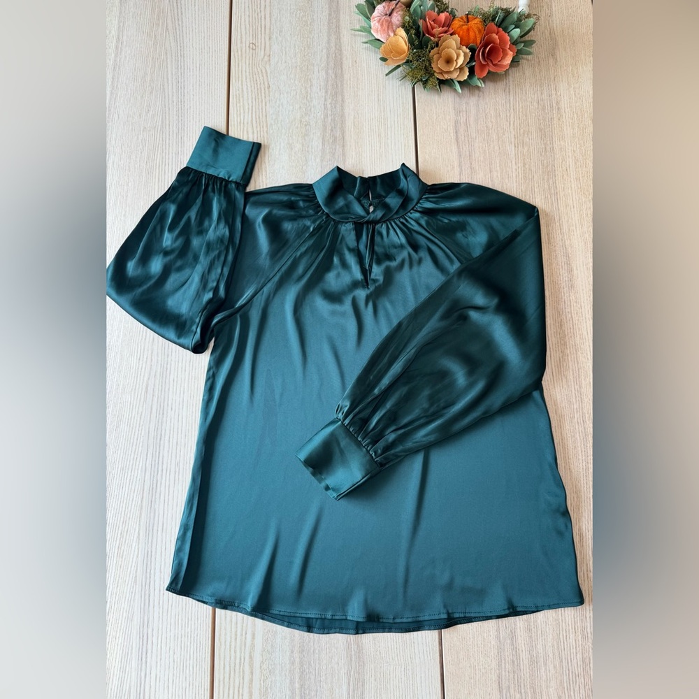 Fifty street green silky blouse small nwt